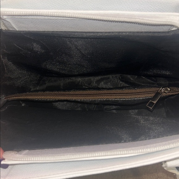 Guess Vintage Elegant White large Handbag / Tote Book Bag purse Faux Leather - Picture 12 of 14